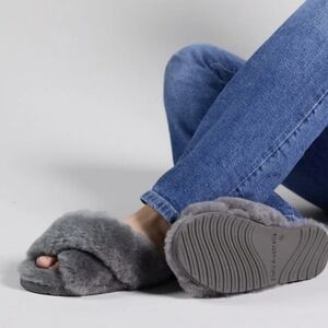 EMU Australia Sheepskin Slippers - Size 6
